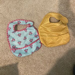 Set of 2 Bibs